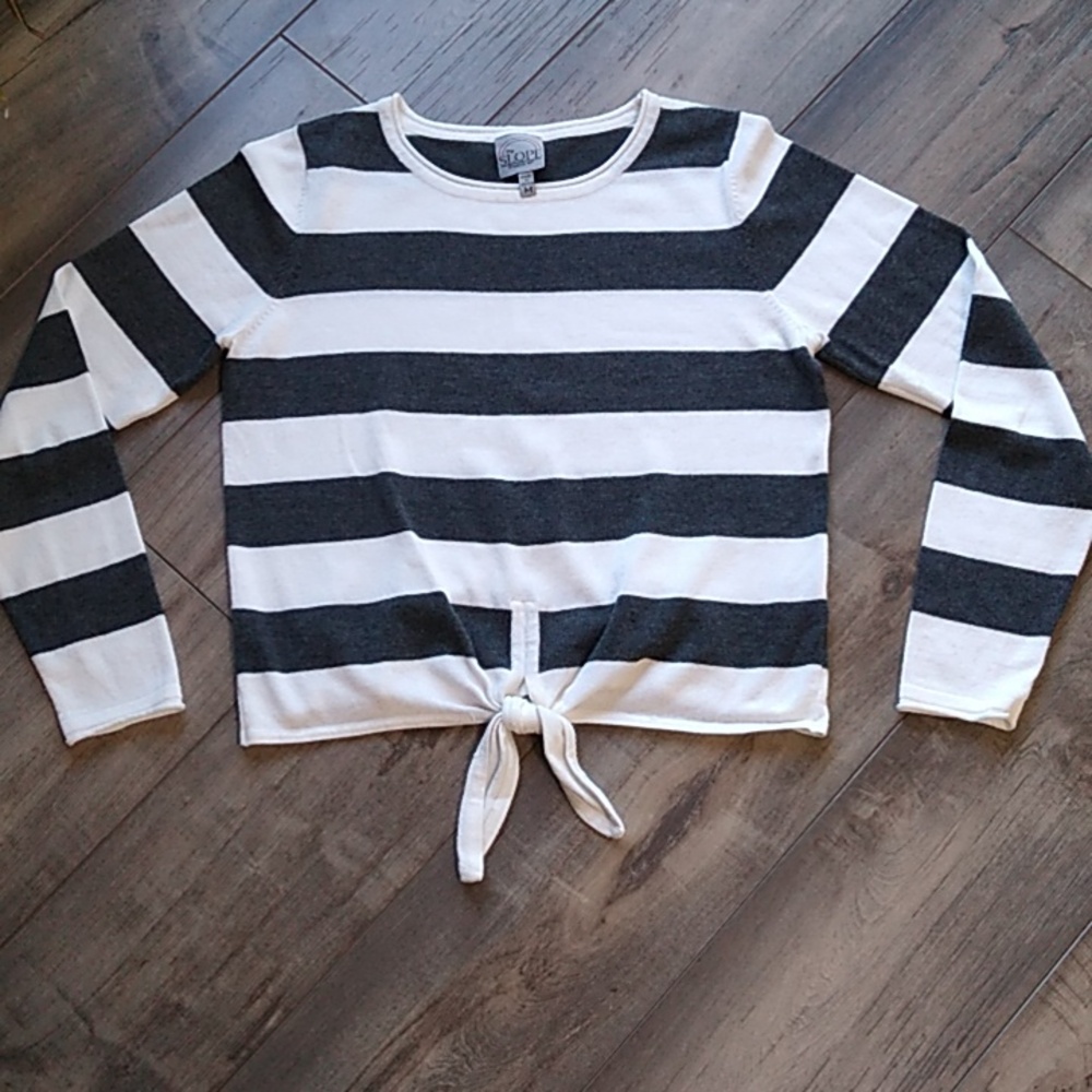 The Slope Brooklyn N.Y. Black,White Stripe Top/Sweater with front tie size M